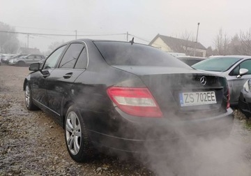 Mercedes Klasa C W204 Limuzyna 1.8 180 K 156KM 2008 Mercedes-Benz Klasa C 11.2008. 1.8 Benzyna. Uszkodzony przod. Jezdzi. 1.8, zdjęcie 2