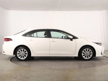 Toyota Corolla XII Sedan 1.5 VVT-i 125KM 2022 Toyota Corolla 1.5 VVT-i, Salon Polska, zdjęcie 5