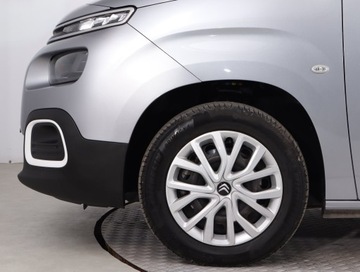 Citroen Berlingo III Osobowy M 1.2 PureTech 131KM 2021 Citroen Berlingo 1.2 PureTech, Salon Polska, zdjęcie 13