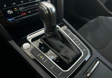 Volkswagen Arteon Fastback Facelifting 2.0 TSI 190KM 2021 Volkswagen Arteon Piekny kolor DSG R-LINE FV 23 2.0 Benzyna 190KM, zdjęcie 23