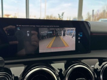 Mercedes Klasa A W177/V177 Hatchback Plug-In 1.3 250e 218KM 2020 Mercedes-Benz Klasa A AMG Line Plug In Fotele kubelkowe Nawigacja Kame, zdjęcie 36