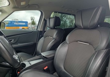 Renault Scenic IV 1.2 Energy TCe 130KM 2017 Renault Scenic Zarejestrowany - ubezpieczony - wersja Bose 1.2 Benzyna, zdjęcie 21