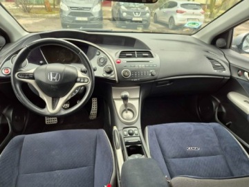 Honda Civic VIII Hatchback 3d 1.8 i-VTEC 140KM 2008 Honda Civic Honda Civic 1,8 Benzyna Zadbana Zamiana 1.8 Benzyna 140KM, zdjęcie 2