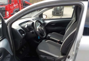 Toyota Aygo II Hatchback 3d Facelifting 1.0 VVT-i 72KM 2021 Toyota Aygo Okazja Benzyna 72KM, zdjęcie 16