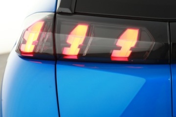 Peugeot 2008 II SUV 1.2 PureTech 130KM 2020 Peugeot 2008 1.2 PureTech, Salon Polska, zdjęcie 21