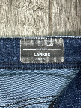 DIESEL LARKEE Jeansy Męskie Spodnie Straight Fit Logowane r. W29 L32