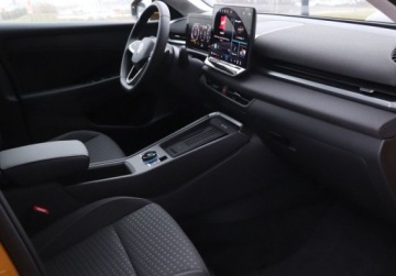 Volkswagen T-Roc I SUV Facelifting 1.5 TSI ACT 150KM 2025 Volkswagen T-Roc LIFE, Pakiet Zimowy, zolty, dostepny od reki 1.5, zdjęcie 17