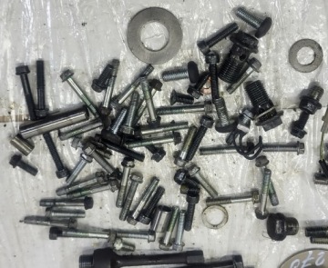 Болты крепления двигателя Suzuki Burgman AN 650 2002-2012