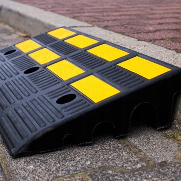 РЕЗИНОВЫЙ БОРДЕР ПОДЪЕЗДА 10 СМ