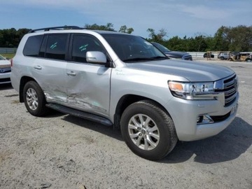 Toyota Land Cruiser VII 2021 Toyota Land Cruiser 2021, 5.7L, 4x4, VX-R, od ubezpieczalni 5.7 Benzyna, zdjęcie 3