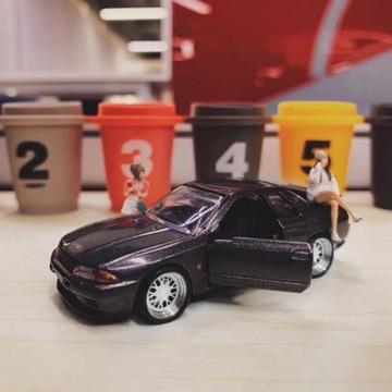 4 ./компл. 1/64 для колес и шин дорожных моделей