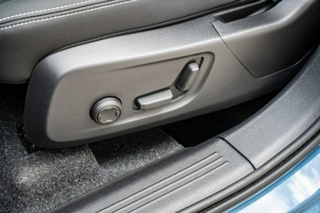 Volvo XC40 Crossover Facelifting 2.0 B4 197KM 2024 Volvo XC 40 B4 Ultra Dark Mild Hybrid Benzyna, zdjęcie 10