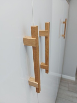 Ручка мебельная дубовая деревянная. Рейлинг, длина: 198 мм.