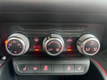 Audi A1 I Hatchback 3d 1.4 TFSI 122KM 2011 Audi A1 1.4 TFSI, zdjęcie 23