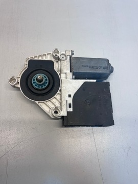 MOTOREK OKNO LEVÝ PŘEDNÍ TIGUAN I 5N 3C0959793C 0130822467 07-15