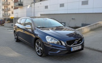 Volvo V60 I Kombi 2.0 D3 163KM 2011 Volvo V60 2,0d 163KM Bezwypadkowy R-Design 2.0 Diesel 163KM, zdjęcie 5