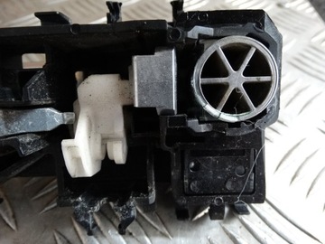 RENAULT SCENIC ДВЕРНАЯ РУЧКА ЗАДНЯЯ ЛЕВАЯ