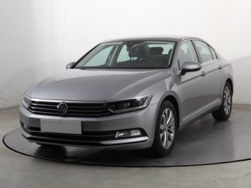 Volkswagen Passat B8 Limousine 1.8 TSI BlueMotion Technology 180KM 2017 VW Passat 1.8 TSI, Salon Polska, 1. Właściciel, zdjęcie 1