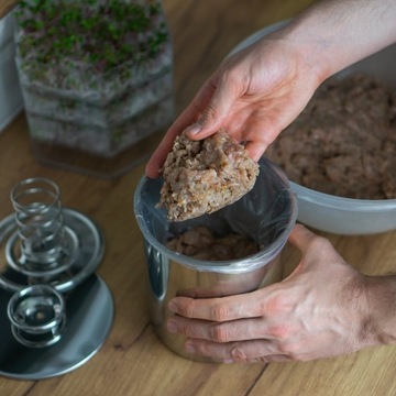 Szynkowar nierdzewny BROWIN na 3kg wsadu