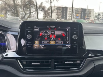 Volkswagen T-Roc I SUV Facelifting 1.5 TSI ACT 150KM 2022 Volkswagen T-Roc 1.5 TSI 150KM R-Line DSG Pakiet B, zdjęcie 19