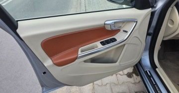 Volvo S60 II Sedan 1.6 D2 115KM 2011 Volvo S60 Bardzo bogata opcja i dobry stan samochodu 1.6 Diesel 115KM, zdjęcie 8