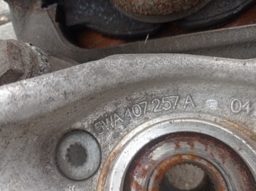 AUDI A3 8Y 20-24 TLUMIČ TĚHLICE NÁBOJE LEVÝ 5WA413031A 5WA407257A