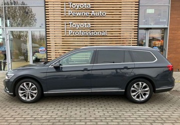 Volkswagen Passat B8 Variant 1.8 TSI BlueMotion Technology 180KM 2015 Volkswagen Passat Variant Volkswagen Passat Variant 1.8 TSI BMT Highline D, zdjęcie 2