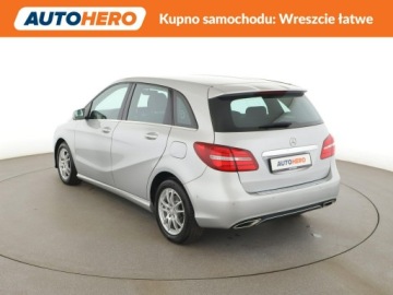 Mercedes Klasa B W246 Sports Tourer Facelifting 1.5 180 d 109KM 2016 Mercedes B 180 automat full LED półskóra navi, zdjęcie 3