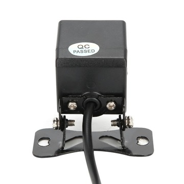 камера заднего вида спрятана в солнцезащитном козырьке