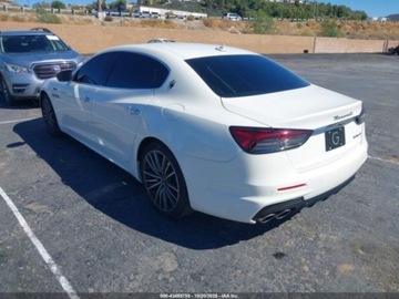 Maserati Quattroporte II 2022 Maserati Quattroporte Modena 2022 3.0l 3.0 Benzyna 424KM, zdjęcie 3