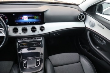 Mercedes Klasa E W213 Kombi Plug-in Facelifting 2.0 E300de 306KM 2020 Mercedes E E 300 de, 301 KM, Automat, Skóra, Navi, zdjęcie 7