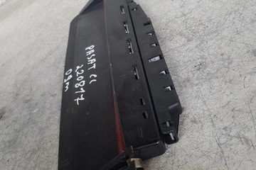 PŘÍDAVNÁ SVĚTLO STOP VW PASSAT B6 (3C2) 3C8945087B 2.0L DIESEL 103KW 2009