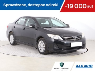 Toyota Corolla X Sedan Facelifting 1.6 Valvematic 132KM 2012 Toyota Corolla 1.6 Valvematic, Salon Polska