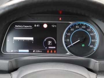 Nissan Leaf II Hatchback Elektryczny 40kWh 150KM 2018 Nissan Leaf 40 kWh, SoH 89%, Salon Polska, zdjęcie 10