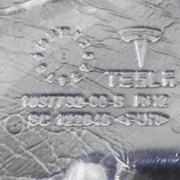 TESLA MODEL X 90D KRYT BLATNÍKU PRAVÉHO PŘEDNÍHO 1037732-00-B 2016
