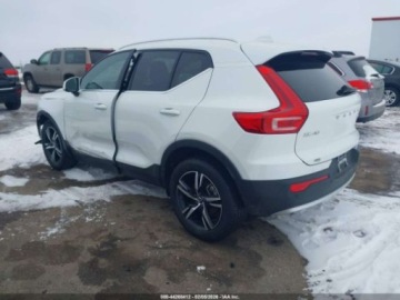Volvo XC40 2024 Volvo XC 40 B5 Core Bright Theme 2024 2.0 Benzyna 247KM, zdjęcie 2