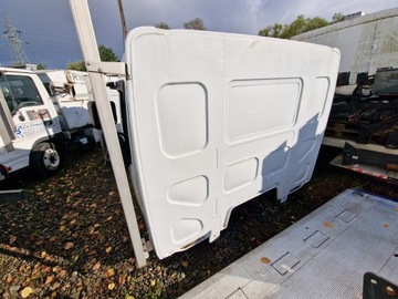 Kabina Renault Midlum 220 (bez foteli, lusterek)