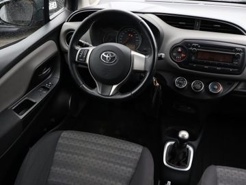 Toyota Yaris III Hatchback 5d Facelifting 1.0 VVT-i 69KM 2016 Toyota Yaris 1.0 VVT-i, Salon Polska, Klima, zdjęcie 6