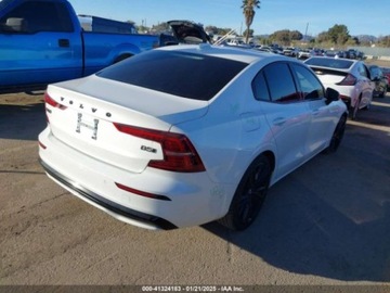 Volvo S60 III 2024 Volvo S60 B5 Plus Black Edition 2024 2.0l 2.0 Benzyna 247KM, zdjęcie 5
