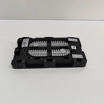 PORSCHE TAYCAN 9J1 2021 ZESILOVAČ ANTÉNY