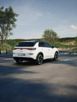 Volkswagen T-Roc I SUV Facelifting 1.5 TSI ACT 150KM 2026 Volkswagen T-Roc Wersja R-Line 1.5 eTSI 150 KM DSG, zdjęcie 5