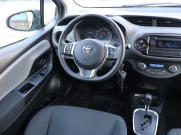 Toyota Yaris III Hatchback 5d Facelifting 2017 1.5 Hybrid 100KM 2020 Toyota Yaris 1.5 Hybrid, Salon Polska, zdjęcie 6