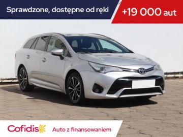 Toyota Avensis III Wagon Facelifting 2015 2.0 D-4D 143KM 2018 Toyota Avensis 2.0 D-4D, Salon Polska, Skóra