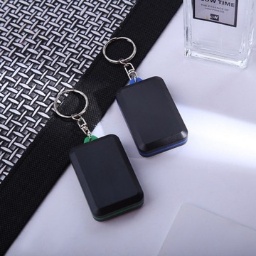 Latarka brelok - 3x AA - latarka COB - mini lampka