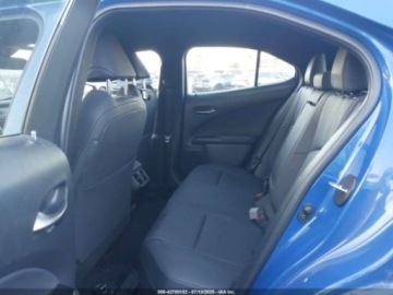 Lexus UX 2022 Lexus UX Ux 200 2.0 Benzyna 169KM, zdjęcie 10