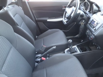 Suzuki Swift VI Hatchback Facelifting 1.2 DualJet SHVS 83KM 2020 Suzuki Swift 1.2, Salon Polska, Serwis ASO, Klima, zdjęcie 8