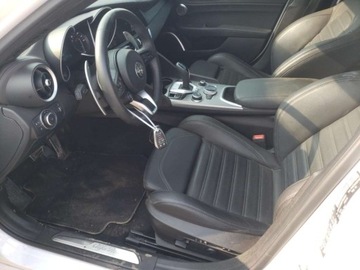 Alfa Romeo Giulia II Sedan Facelifting 2.0 Turbo 280KM 2023 Alfa Romeo Giulia OD UBEZPIECZALNI 2.0 Benzyna 280KM, zdjęcie 6