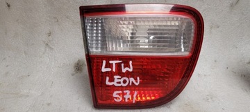 lampa lewy lub prawa tył z klapy LEON 1M6945091B