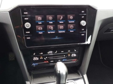 Volkswagen Passat B8 Variant Facelifting 2.0 TDI SCR 150KM 2022 Volkswagen Passat Variant HAK Faktura VAT Kamera Nawigacja 2.0 Diesel, zdjęcie 18
