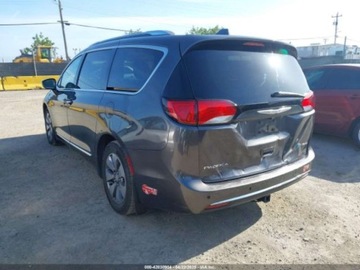 Chrysler Pacifica II 2017 Chrysler Pacifica Hybrid Platinum 2017 3.6l 3.6 Hybryda 260KM, zdjęcie 3